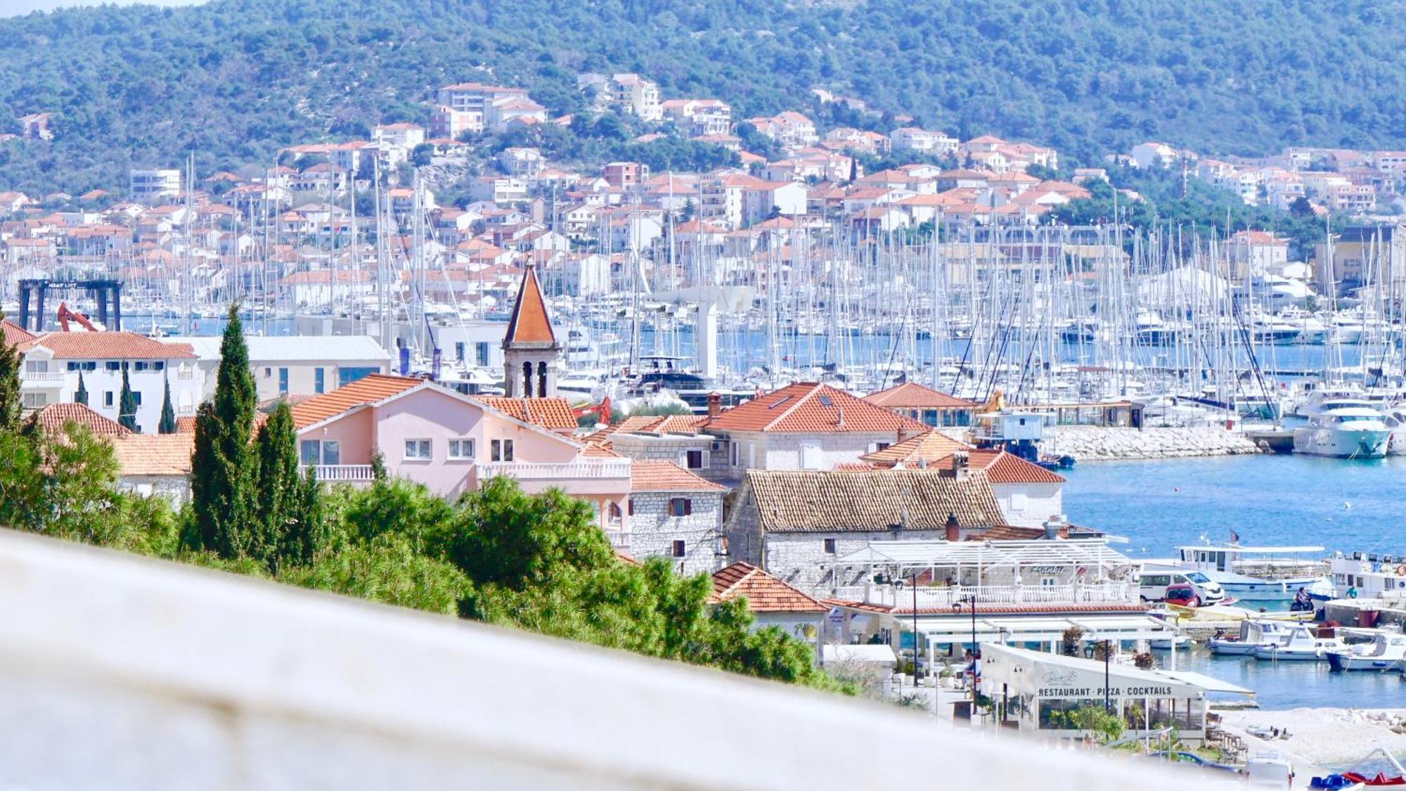Hotel Bavaria Trogir Сегет Доньи Экстерьер фото