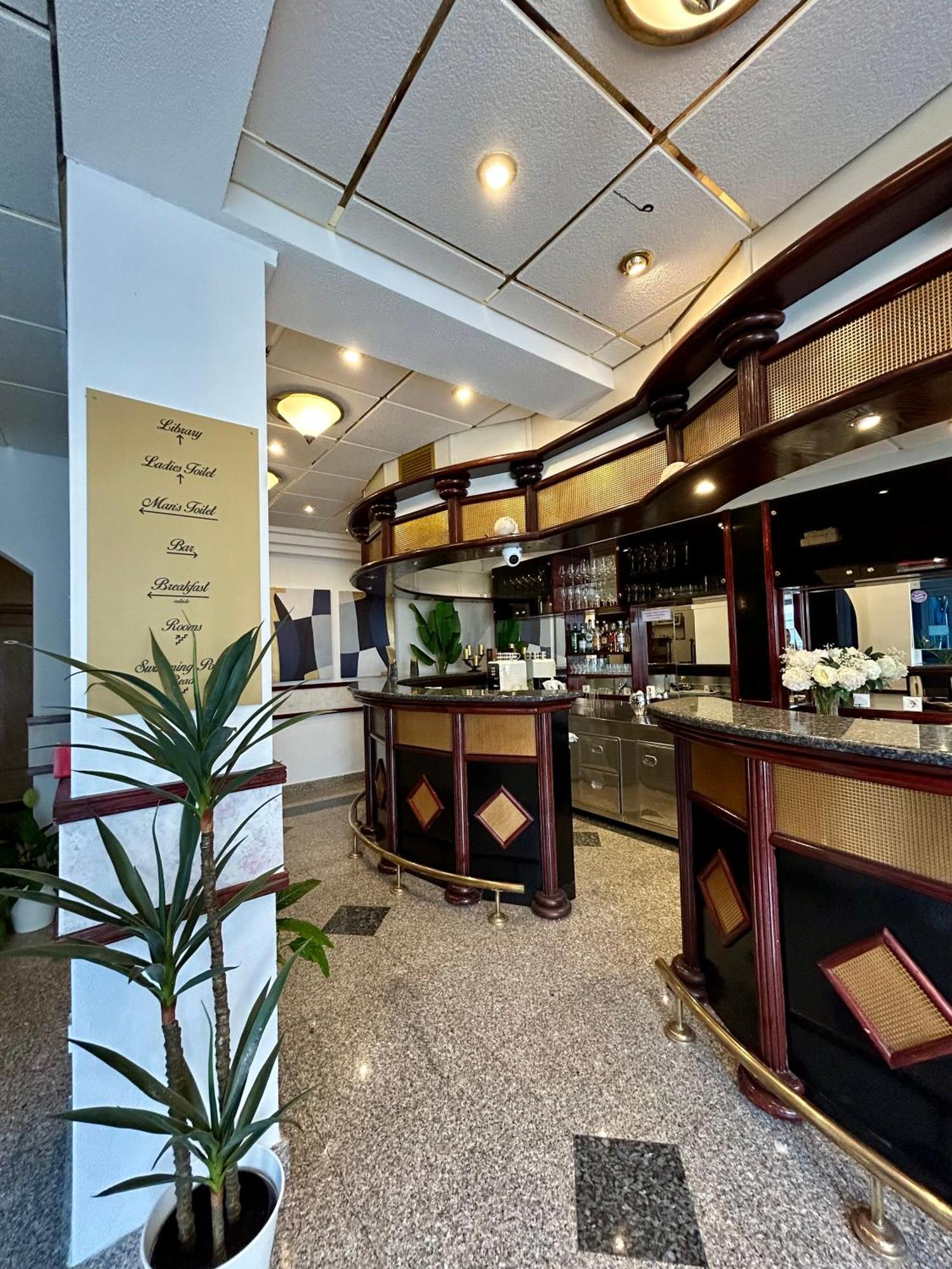 Hotel Bavaria Trogir Сегет Доньи Экстерьер фото