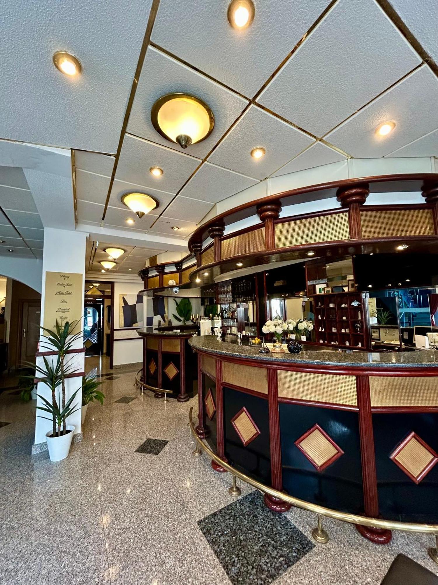 Hotel Bavaria Trogir Сегет Доньи Экстерьер фото