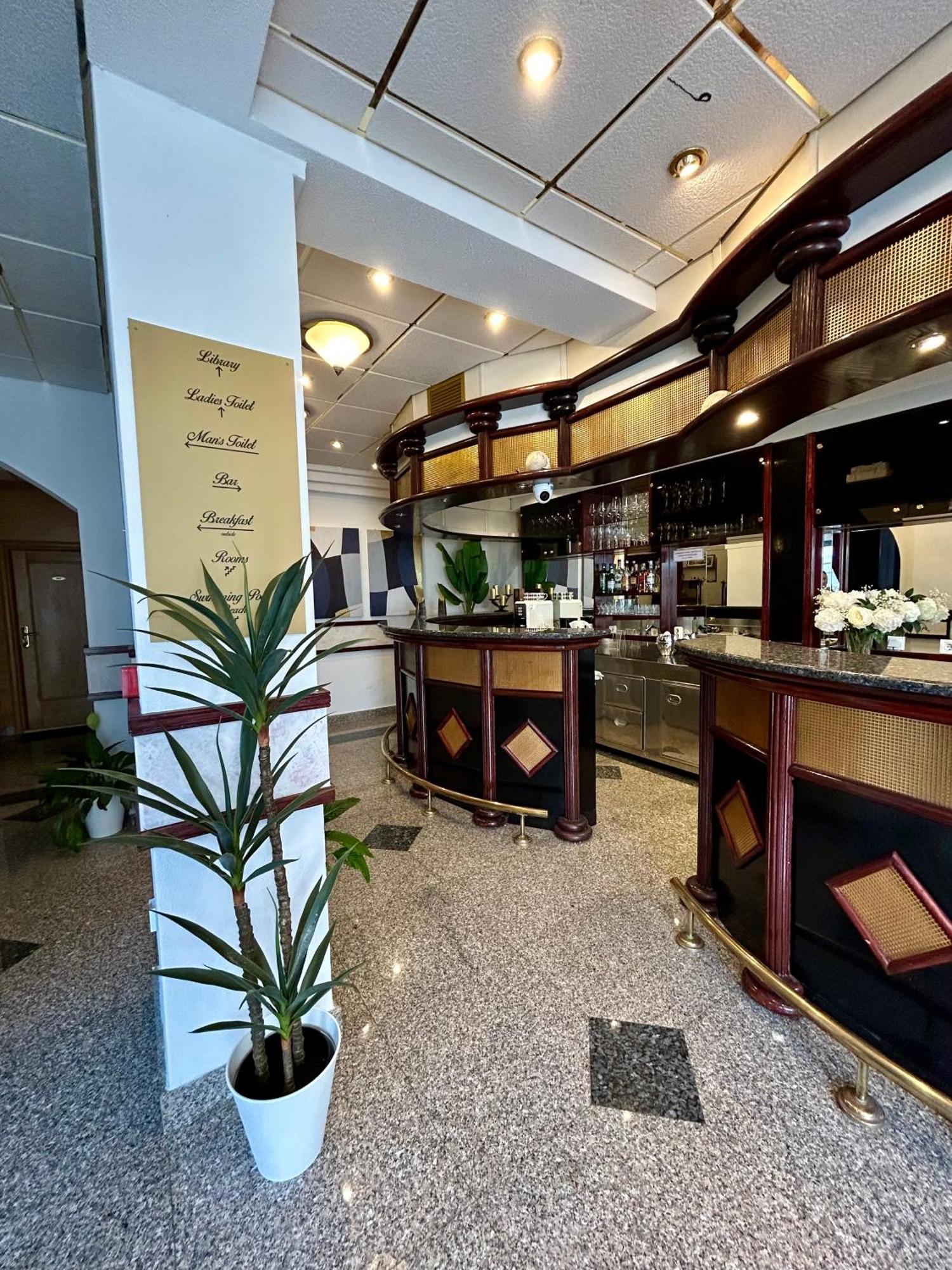 Hotel Bavaria Trogir Сегет Доньи Экстерьер фото