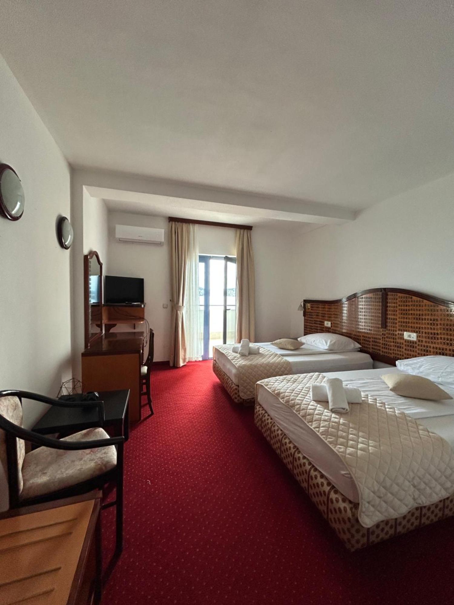 Hotel Bavaria Trogir Сегет Доньи Экстерьер фото