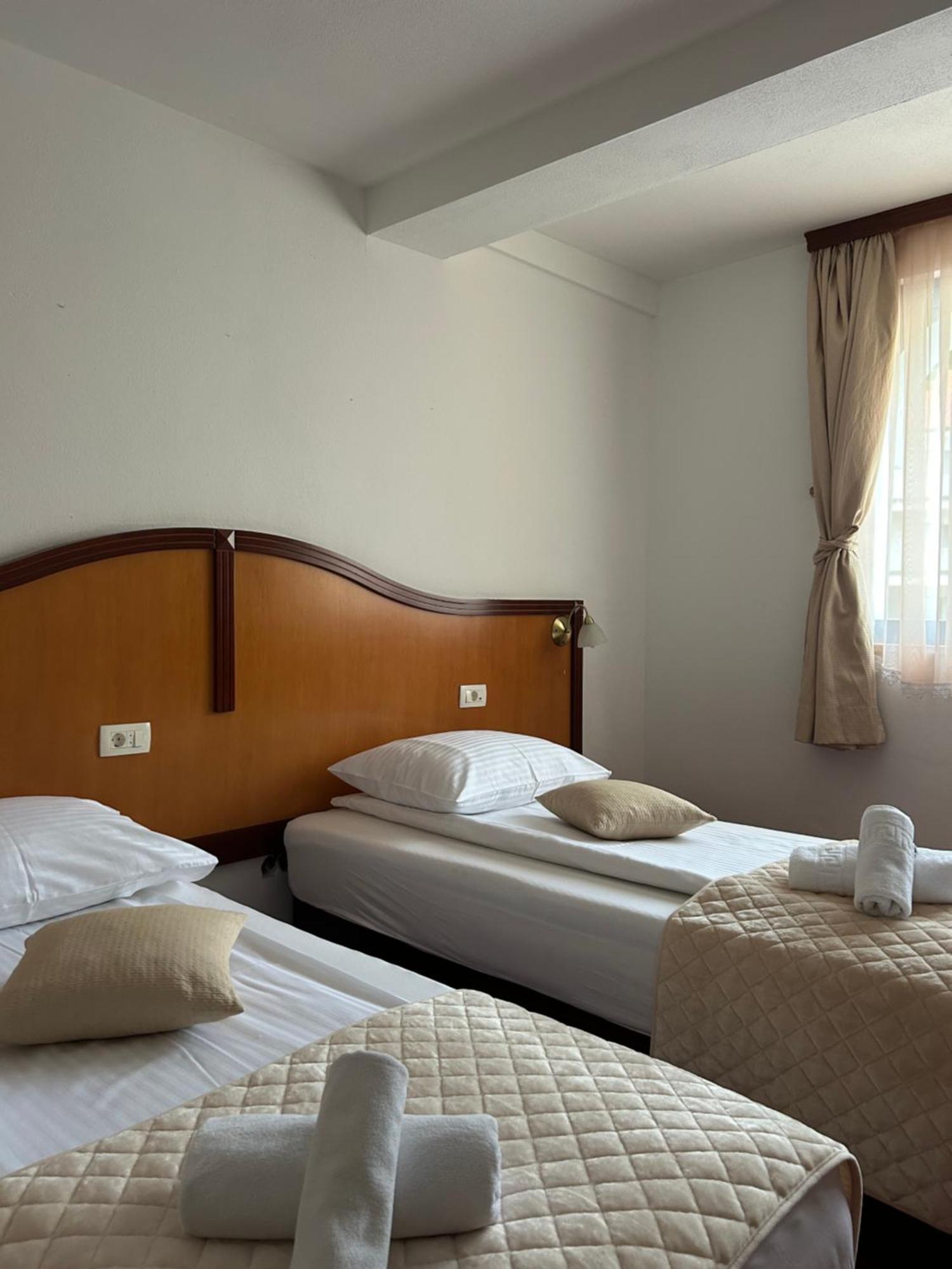 Hotel Bavaria Trogir Сегет Доньи Экстерьер фото