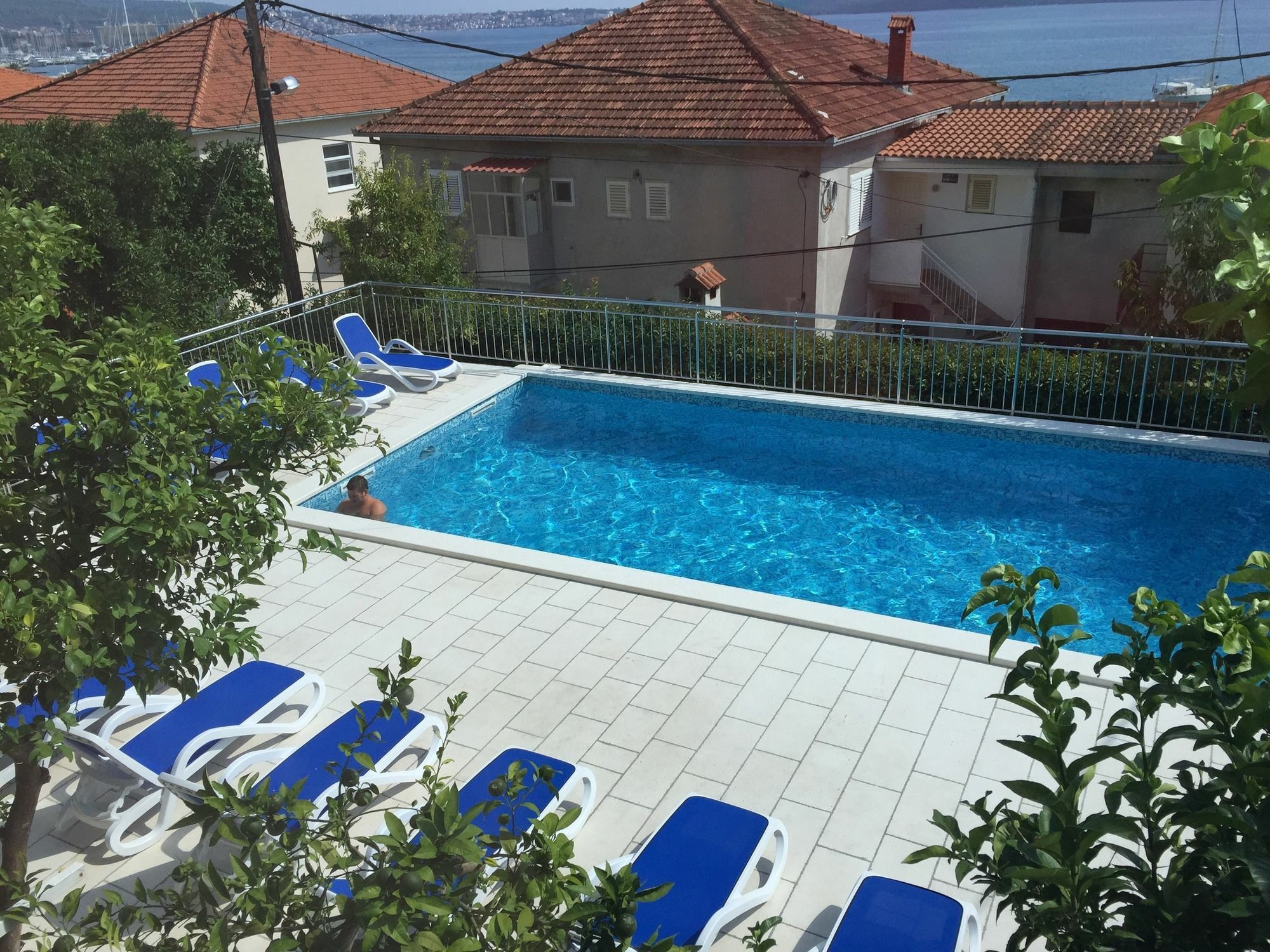 Hotel Bavaria Trogir Сегет Доньи Экстерьер фото
